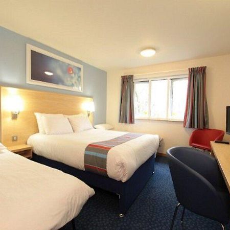 Travelodge Shrewsbury Battlefield Extérieur photo