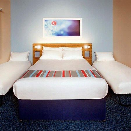 Travelodge Shrewsbury Battlefield Extérieur photo
